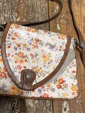 Patricia Nash Beige Floral Leather Crossbody with Brown Trim